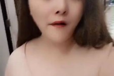 邳州美院系花兼职死商务模特(美院系花兼职商务模特第2部一边看球一边玩)