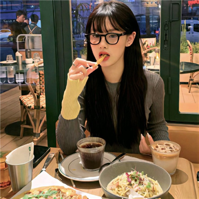 邳州伴游女生娄婷的资料